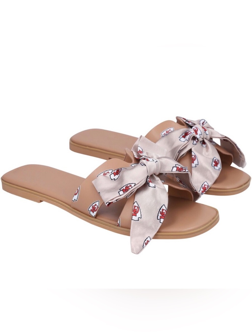 NWT Kansas City Chiefs Cuce Tan Bow Sandals - Women's 10